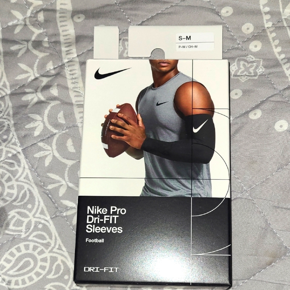 Nike Pro Dri-Fit Sleeves